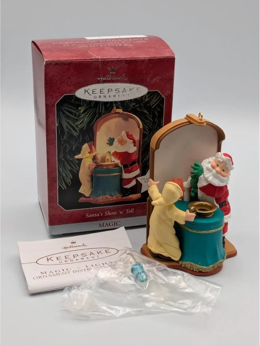 Hallmark Keepsake Santa's Show 'n' Tell 1998, Magic Vintage Christmas Ornament